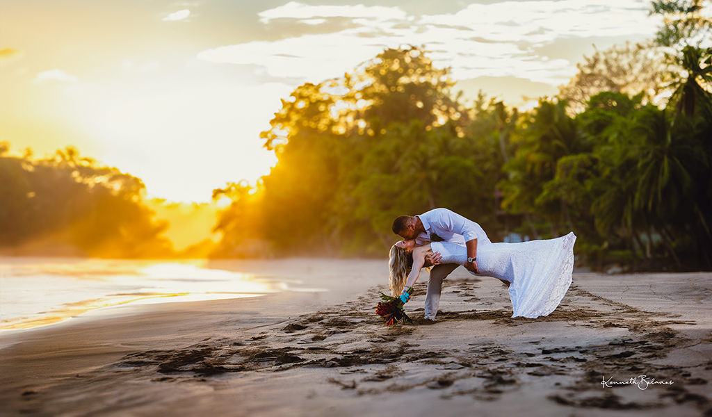 Fotografia en pla playa para bodas